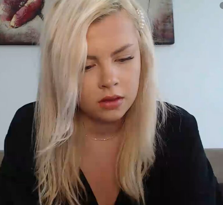 Where to Confide in a beautiful woman online